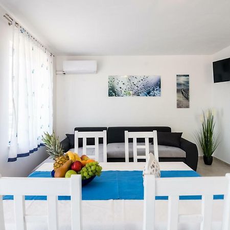 Apartments Dora Vantacici Extérieur photo