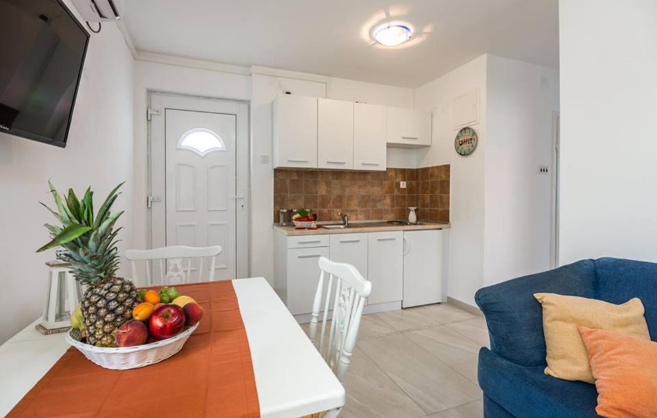 Apartments Dora Vantacici Extérieur photo