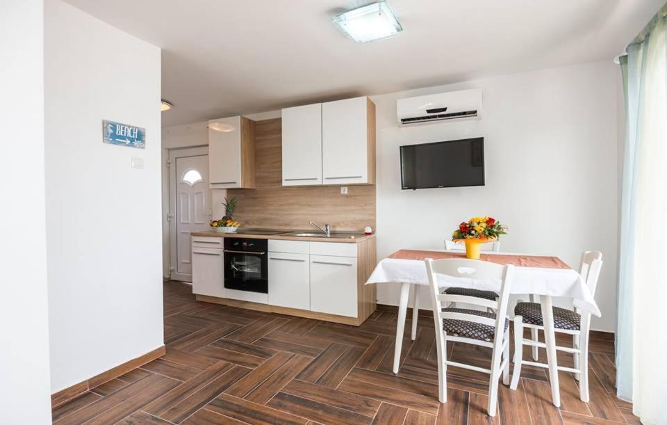 Apartments Dora Vantacici Extérieur photo