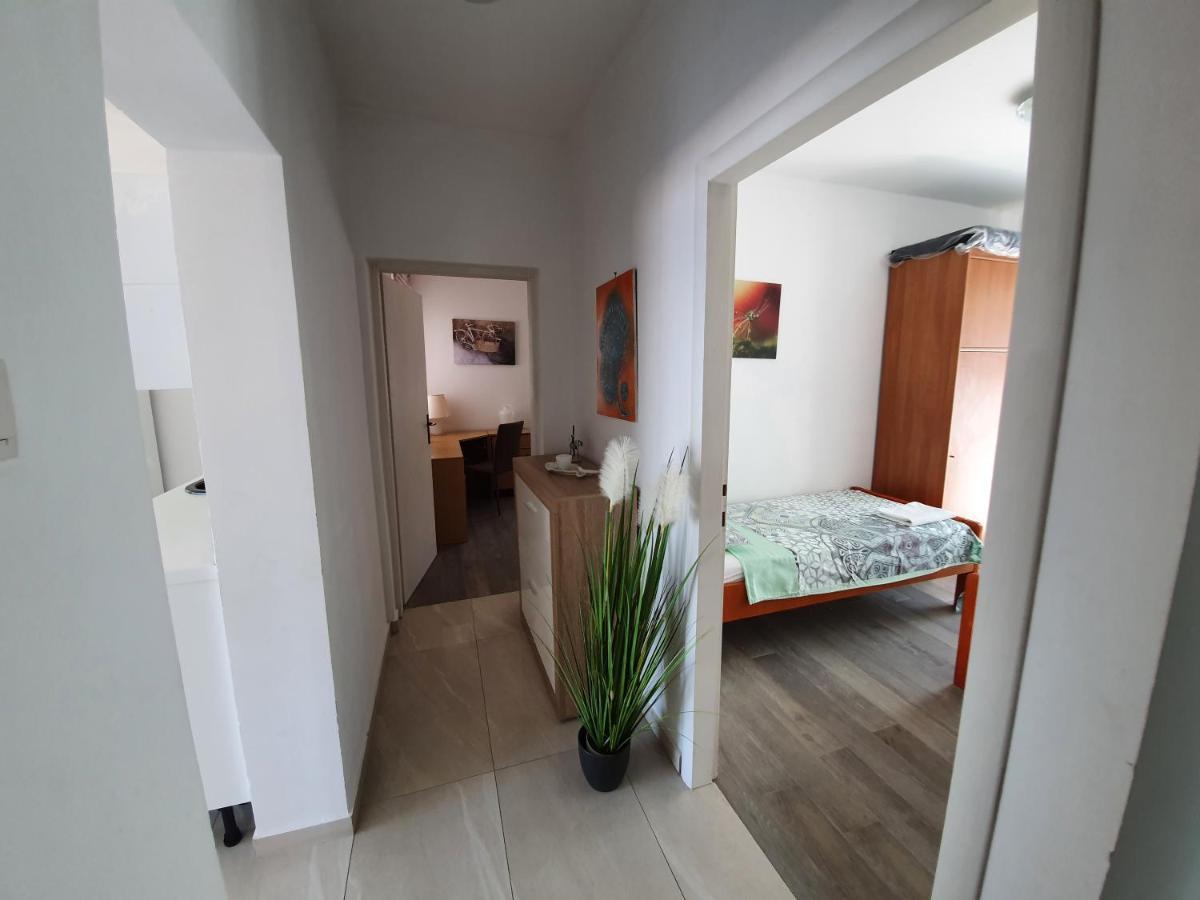 Apartments Dora Vantacici Extérieur photo