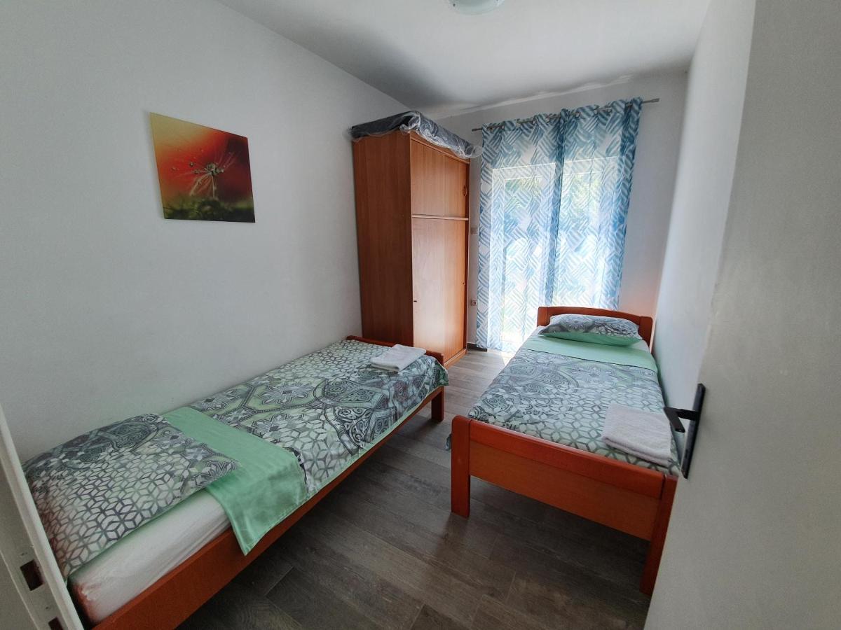 Apartments Dora Vantacici Extérieur photo