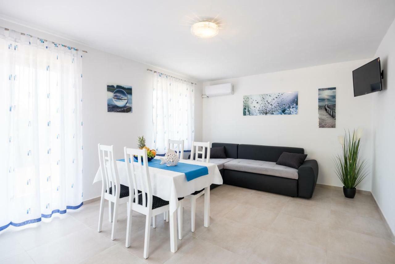 Apartments Dora Vantacici Extérieur photo