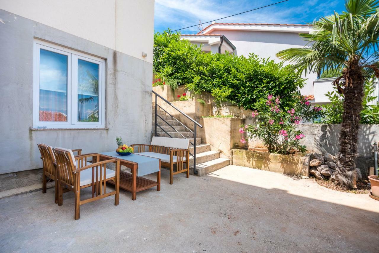 Apartments Dora Vantacici Extérieur photo