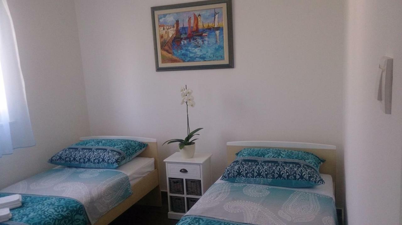 Apartments Dora Vantacici Extérieur photo